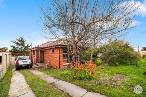 128 St Aidans Road, KENNINGTON VIC 3550