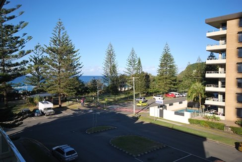 12/88 The Esplanade, BURLEIGH HEADS QLD 4220
