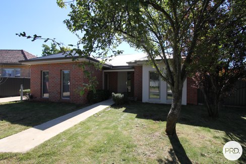 1/2B Golf Street, ALFREDTON VIC 3350