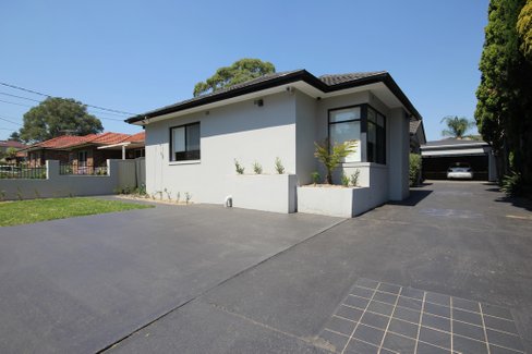 13 Armitree Street, KINGSGROVE NSW 2208