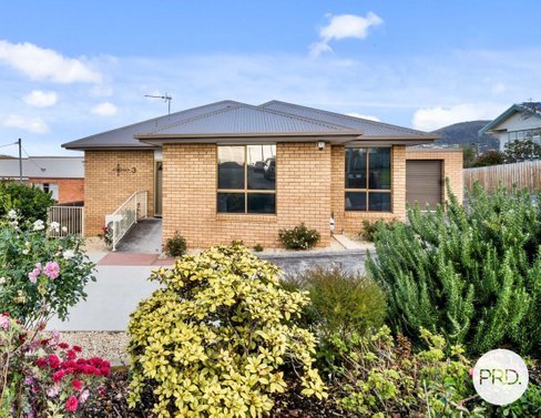 1/3 Beresford Place, MOONAH TAS 7009