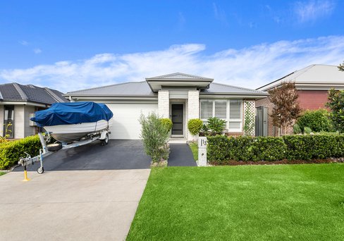 13 Bottlebrush Drive, CALDERWOOD