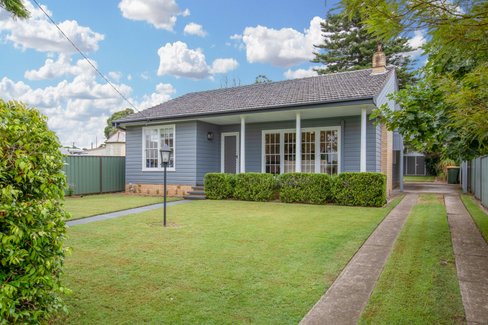 13 Bradbury Street, TENAMBIT NSW 2323