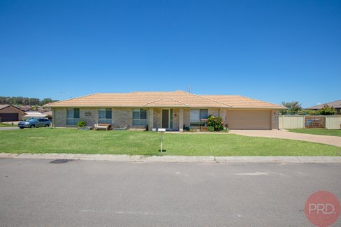 13 Brittany Avenue, RUTHERFORD NSW 2320