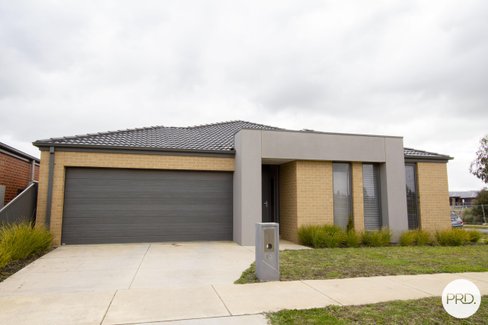 13 Buchanan Drive, LUCAS VIC 3350