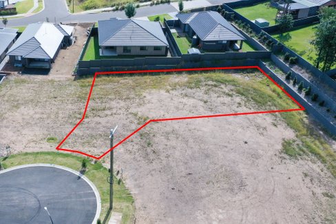 13 Canter Close, RUTHERFORD NSW 2320