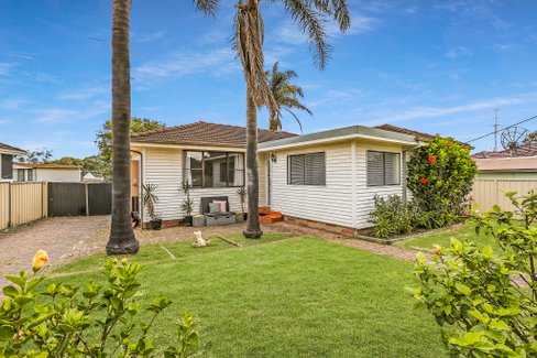 13 Carringle Street, BERKELEY NSW 2506