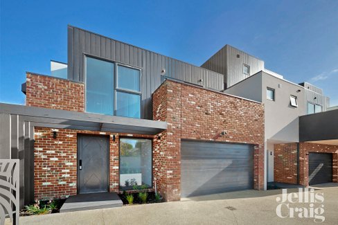 1/3 Duckmanton Court Bentleigh East 3165