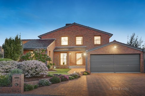 13 Dunraven Court Watsonia North 3087