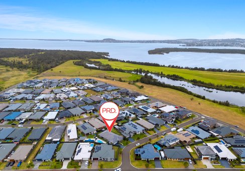 13 Estuary Avenue, HAYWARDS BAY NSW 2530