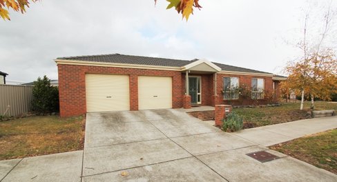 13 Falcon Drive, INVERMAY PARK VIC 3350