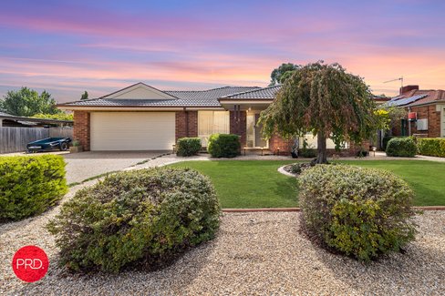 13 Falconer Place, BUNGENDORE NSW 2621