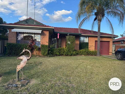 13 Gloucester Street, MACQUARIE FIELDS NSW 2564