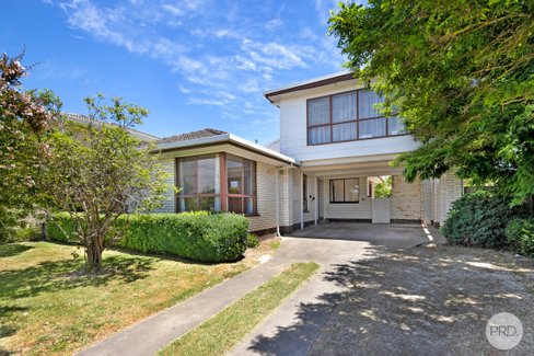 13 Godwin Street, WENDOUREE VIC 3355