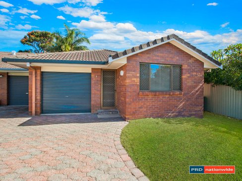 1/3 Greenleaf Close, BURLEIGH WATERS QLD 4220