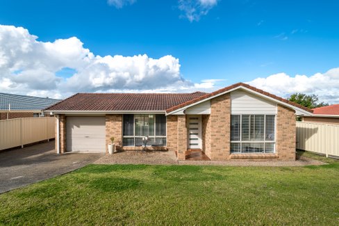13 Habeda Ave, HORSLEY NSW 2530