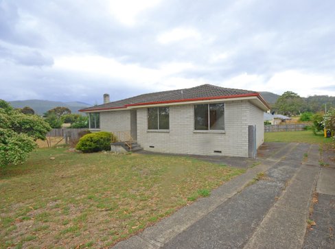 13 Henry Crescent, NEW NORFOLK TAS 7140