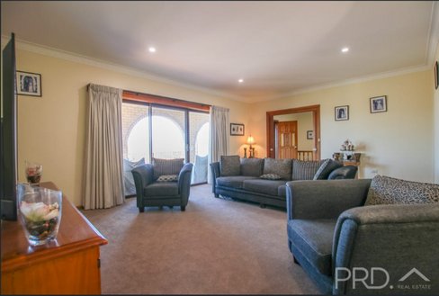 13 Highland Avenue, TUMUT NSW 2720
