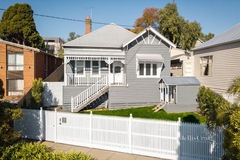 13 Hillside Terrace Ascot Vale 3032