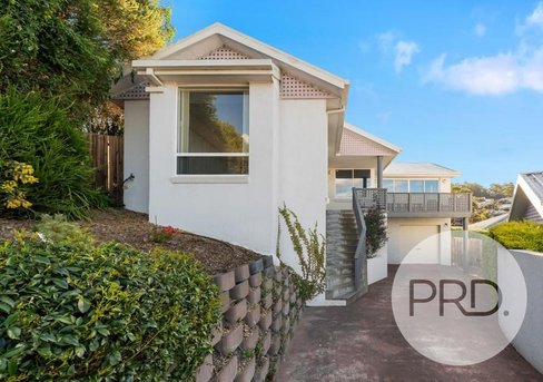 1/3 Jade Court, BLACKMANS BAY TAS 7052