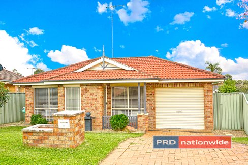 13 Kumbara Close, GLENMORE PARK NSW 2745