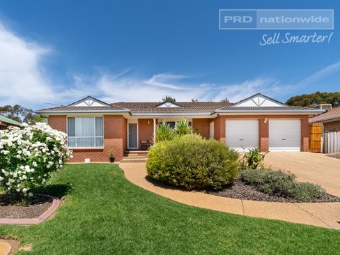13 Lamilla Street, GLENFIELD PARK NSW 2650