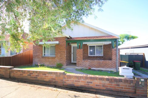 13 Leslie Road, BEXLEY NSW 2207