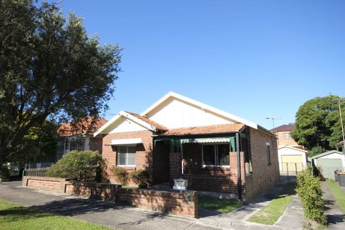 13 Leslie Road, BEXLEY NSW 2207