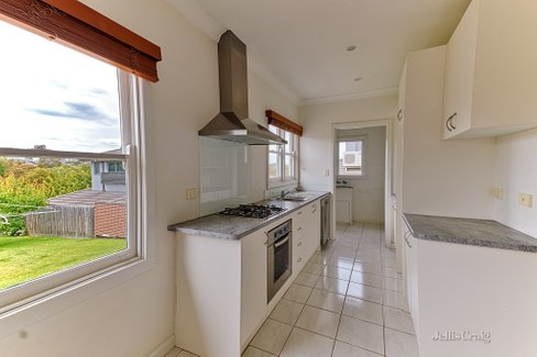 13 Lewis Grove Mount Waverley 3149