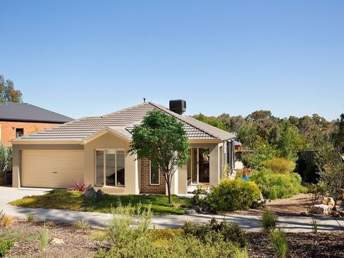 13 Macafee Road Castlemaine 3450