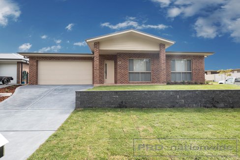 13 Magnetic Drive, ASHTONFIELD NSW 2323
