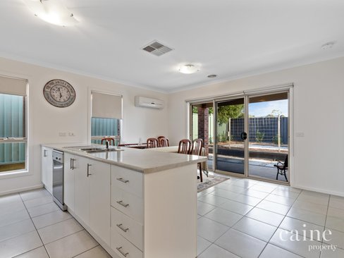 13 Malcolm Court Brown Hill 3350