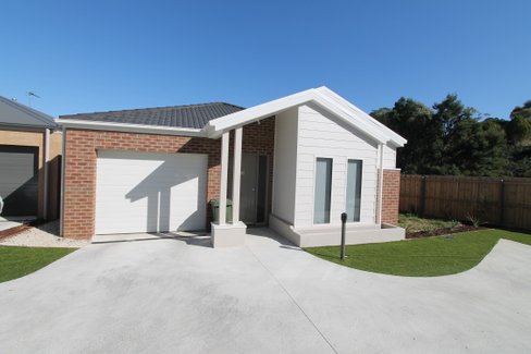 13 Millicent Place, BALLARAT EAST VIC 3350