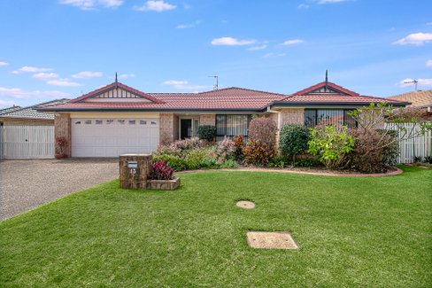 13 Narara Crescent, BANORA POINT NSW 2486