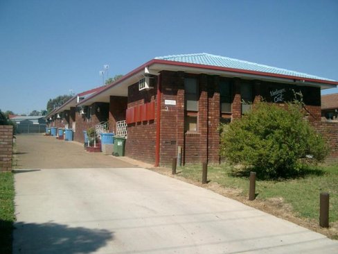 1/3 Nordlingen Drive, TOLLAND NSW 2650