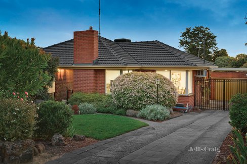 13 Old Orchard Way Doncaster 3108