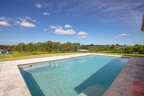 13 Orlando Close, WINDELLA NSW 2320