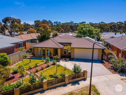 13 Parker Street, CALIFORNIA GULLY VIC 3556