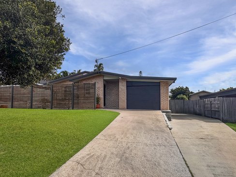 13 Polmaise Street, BOYNE ISLAND QLD 4680