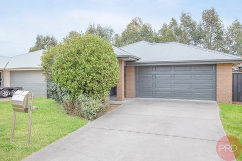 13 Radiant Avenue, LARGS NSW 2320