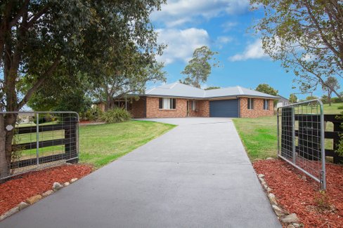 13 Reflection Drive, LOUTH PARK NSW 2320