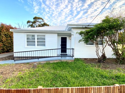 13 Robert Street, TAMWORTH NSW 2340