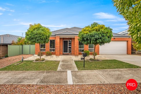 13 Roxburgh Crescent, JUNORTOUN VIC 3551