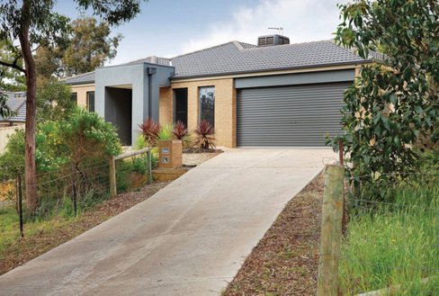 13 Shakespeare Avenue  Mount Helen 3350
