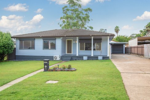 13 Valentia Parade, TENAMBIT NSW 2323