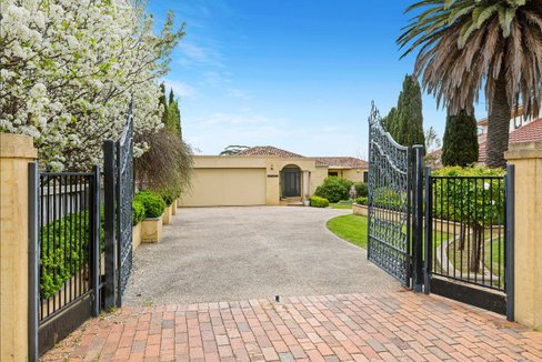 13 Village Close  Mount Martha 3934