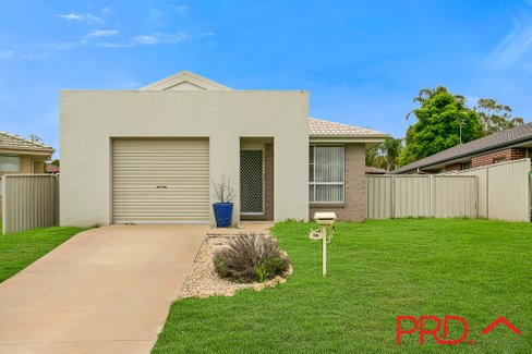13 Water Gum Close, TAMWORTH NSW 2340
