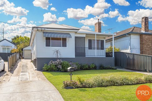 13 Wentworth Street, TELARAH NSW 2320