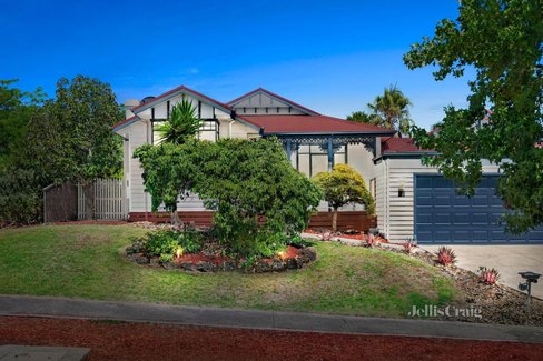 13 Yering Place Chirnside Park 3116