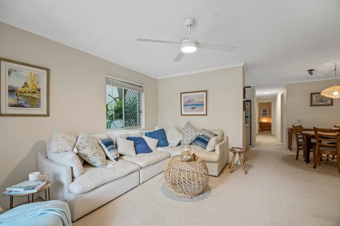 1/30-32 Armrick Avenue, BROADBEACH QLD 4218
